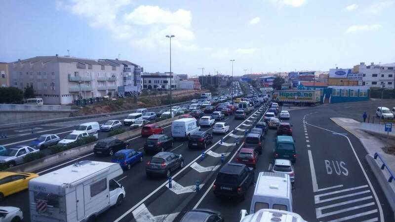 Imagen de archivo de un atasco en la GC-1 a su paso por Telde (Foto TA)